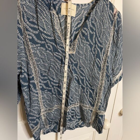 Lollys Laundry blouse size Medium in blue linen with white lace Pre-Loved - Picture 3 of 10